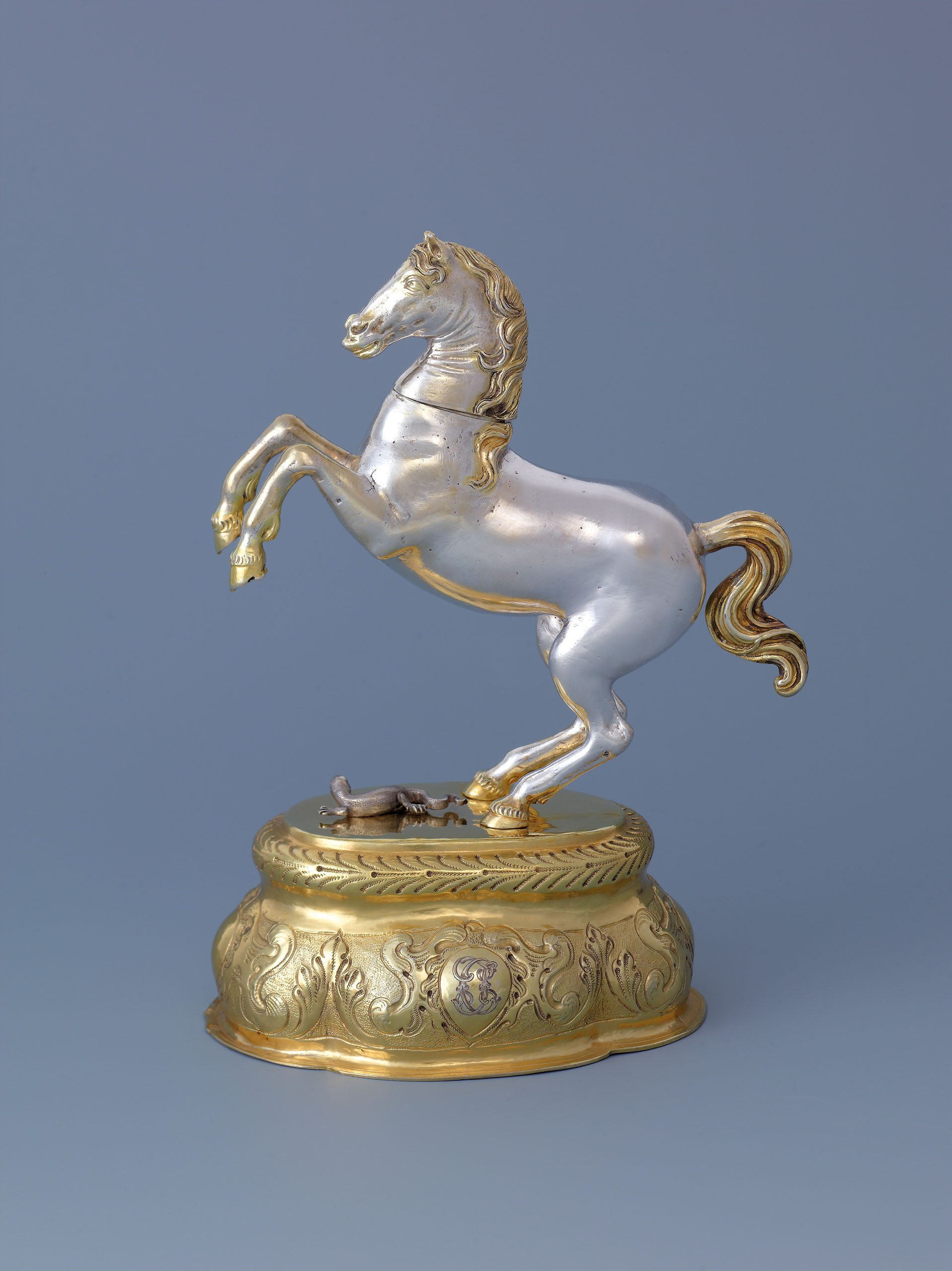 1921 240 shmpop D0567 Trinkgefäss PferdRGB